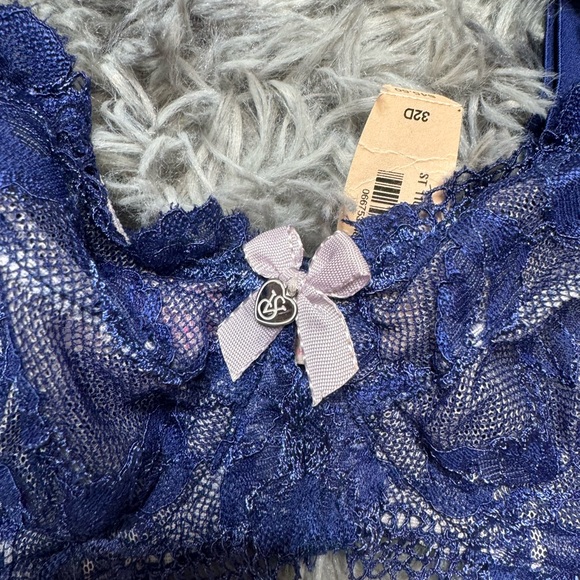 Victoria’s Secret Bra Bundle 32D NWT - Picture 3 of 5